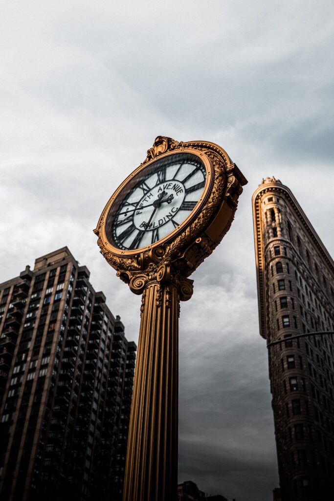 clock on 5th Avenue